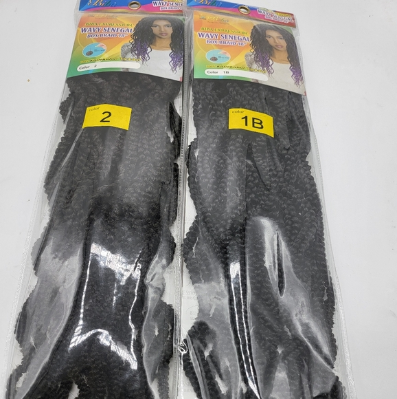 Other - Wazy Box Braids Crotchet 4 Packs 18inches